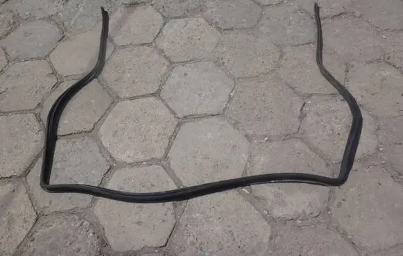 BMW 5 E34 Trunk rubber seal (body)