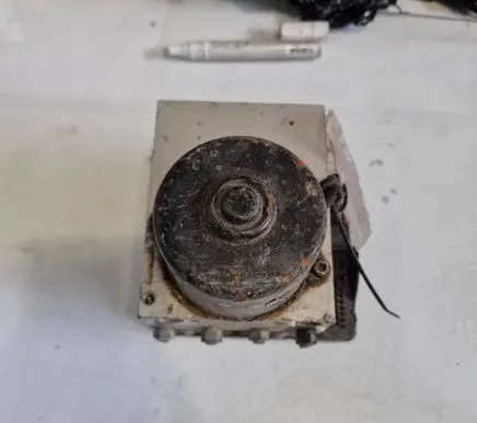 Volkswagen Golf IV ABS Pump 1J0907379AG