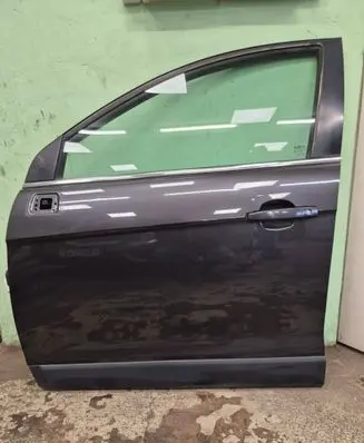 Chevrolet Captiva Front door