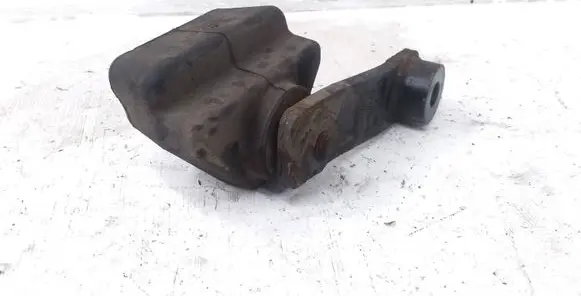 Engine mounting bracket