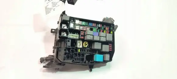 Toyota Corolla E160 E170 Relay mounting block 82111F2E71