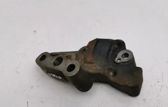 Honda CR-V Engine mounting bracket