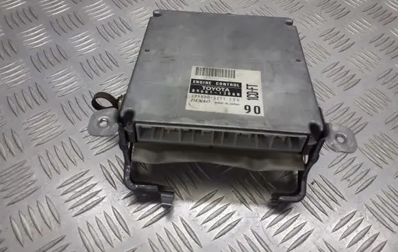 Toyota Corolla Verso E121 Engine control unit/module ECU 896615211