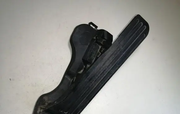 Volkswagen PASSAT CC Accelerator throttle pedal 1K1723503AA