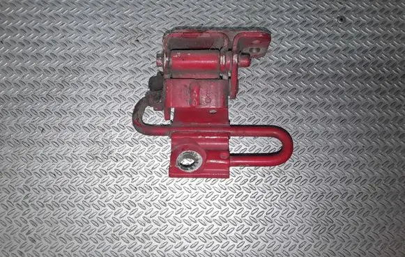 Skoda Octavia Mk1 (1U) Rear door lower hinge 4B0833412A