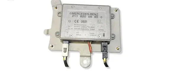 Mercedes-Benz S W221 Aerial antenna amplifier 2118200885 09701212