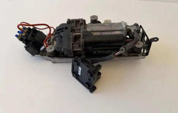 Porsche Taycan 9J1 Air suspension compressor/pump 9J1616006D