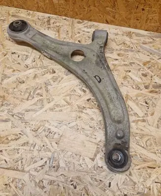 Hyundai i40 Front lower control arm/wishbone 849108