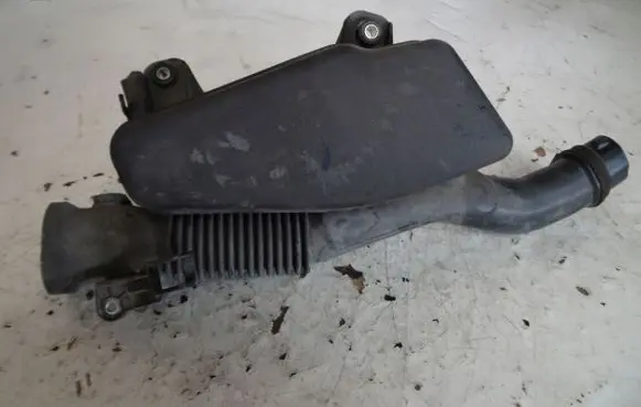 Toyota Prius (XW30) Intake resonator 1775037010