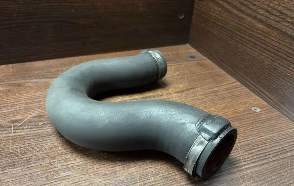 Intercooler hose/pipe