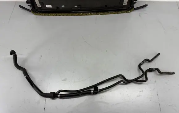 Mercedes-Benz CLS C219 Engine coolant pipe/hose A2118300796