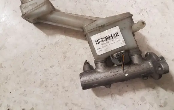Nissan X-Trail T30 Master brake cylinder