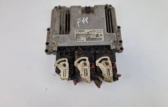 Peugeot 308 Engine control unit/module 9677013180 0281017333