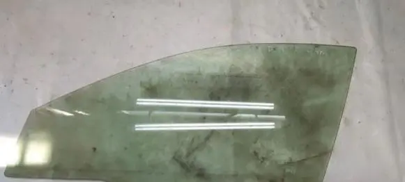 Honda Accord Front door window glass four-door