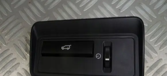 Land Rover Range Rover Sport L494 Tailgate opening switch CPLA11654CA