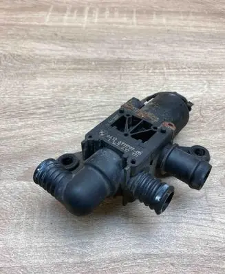 BMW 7 E65 E66 Coolant heater control valve 6911797 1147412171