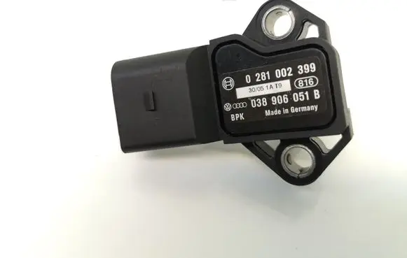 Volkswagen PASSAT B6 Intake air temperature sensor 038906051B 0281002399