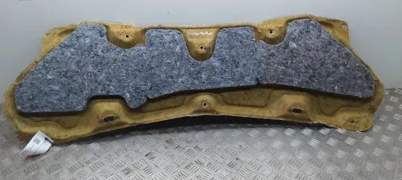Engine bonnet/hood sound/heat insulation
