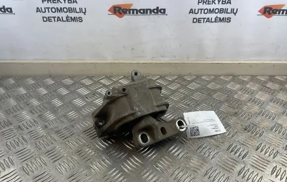 Volkswagen Caddy Engine mount bracket 1K0199262