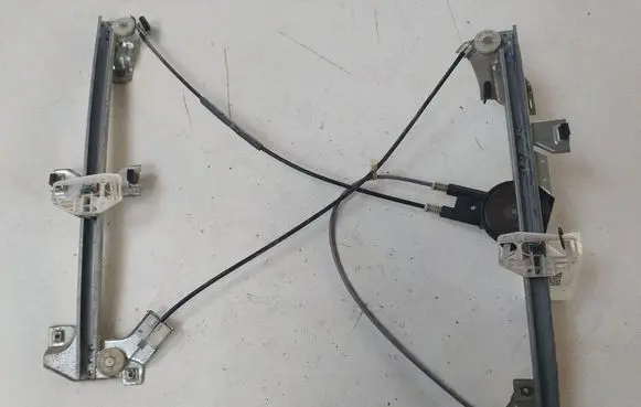 Citroen Berlingo Front door manual window regulator