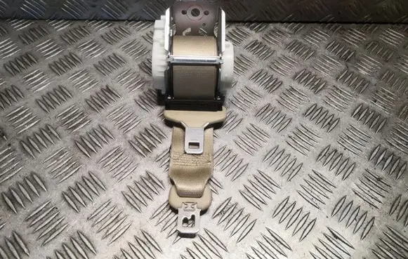 Jaguar XF X250 Middle seatbelt (rear) 8X23F600A38AC