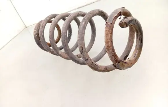 Toyota Auris 150 Rear coil spring