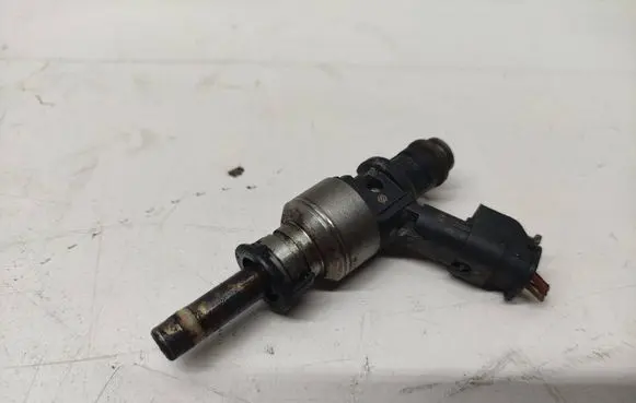 Audi A8 S8 D4 4H Fuel injector 1079036G