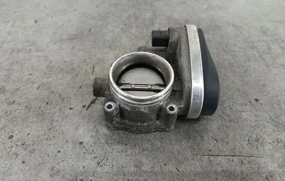 BMW 1 E81 E87 Throttle body valve 