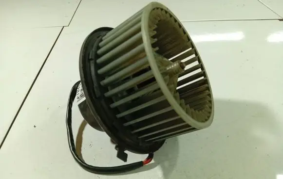Audi A4 S4 B5 8D Heater fan/blower 51106200