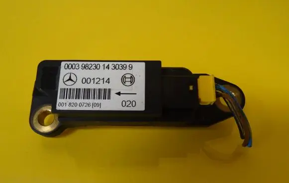 Mercedes-Benz E W210 Airbag deployment crash/impact sensor 0018200726