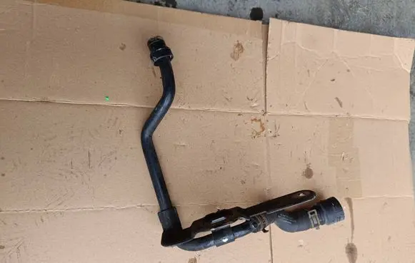 Volkswagen Sharan Engine coolant pipe/hose 7N0121064K 7N0121070C