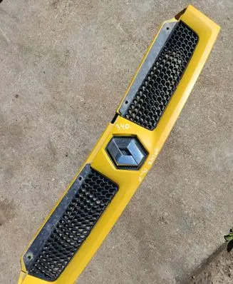 Renault Master II Front bumper upper radiator grill
