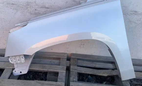 Cadillac Escalade IV Fender 022756358