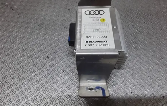 Audi A2 Sound amplifier 8Z0035223