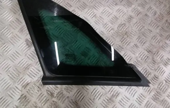 Opel Crossland X Rear side window