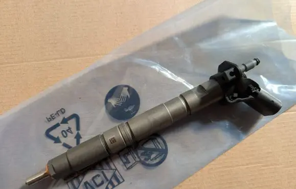 Volkswagen Golf IV Fuel injector 0445116003
