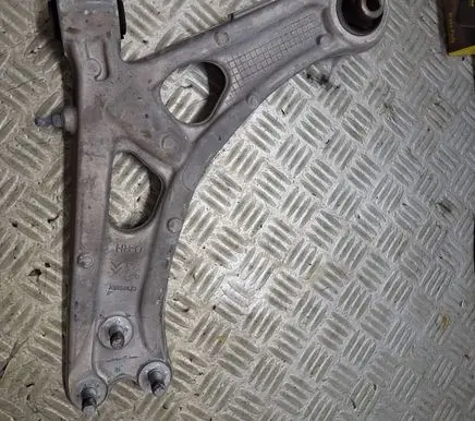 Citroen DS4 Front lower control arm/wishbone