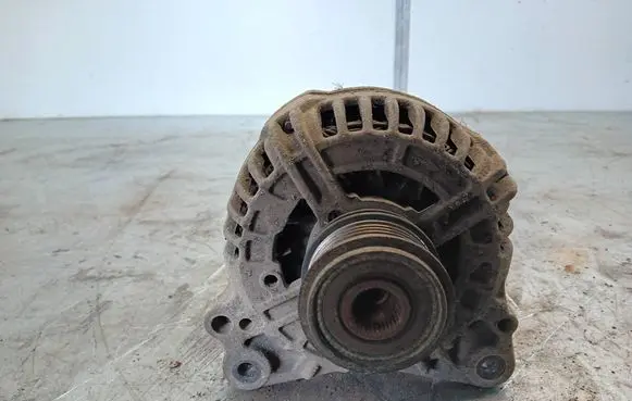 Volkswagen Multivan T5 Generator/alternator 06F903023F