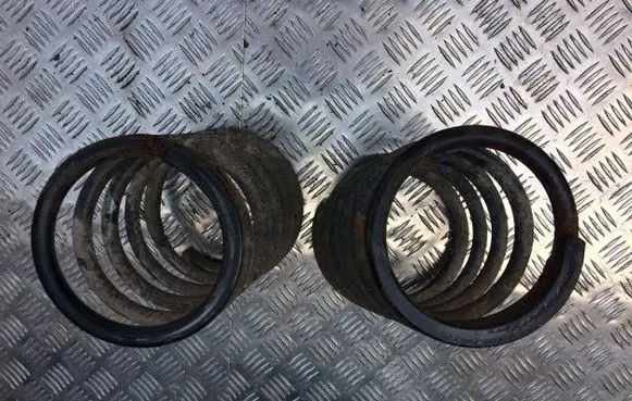 Nissan X-Trail T30 Rear coil spring