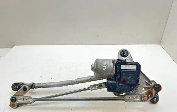 Front wiper linkage and motor