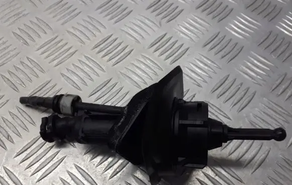 Ford Focus Clutch slave cylinder 3M51-7R543