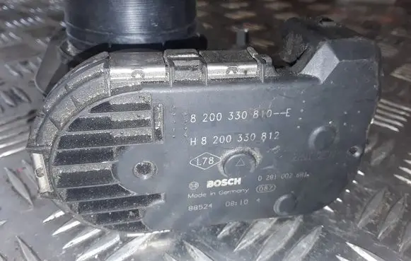 Renault Laguna III Throttle valve 8200330810