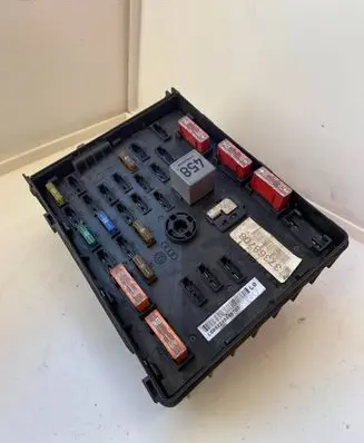 Volkswagen PASSAT B6 Fuse module 3C0937125 37368708