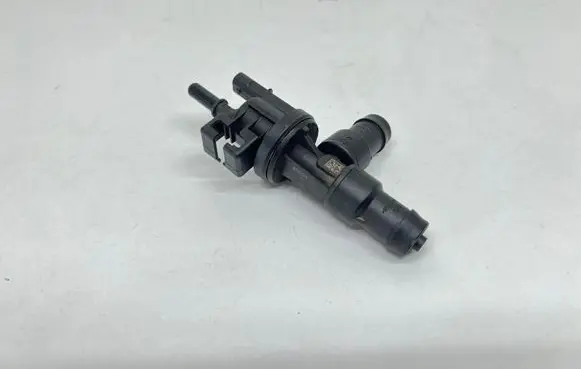 BMW Z4 g29 Valve vacuum 7643106