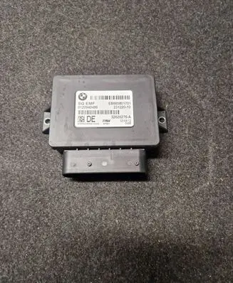 BMW 5 F10 F11 Hand brake control module 6858017 23122010 32620276A
