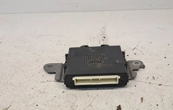 Toyota Prius (XW20) CAS control unit/module 8999047023 2325000320