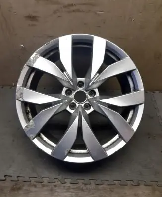 Volkswagen Touareg III R20 alloy rim 