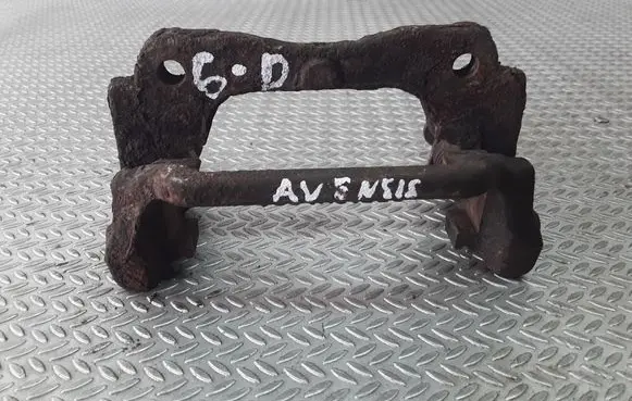 Toyota Avensis T250 Brake caliper pad carrier rear 