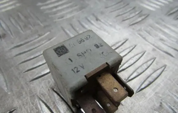 Volkswagen Golf IV Other relay 191927841