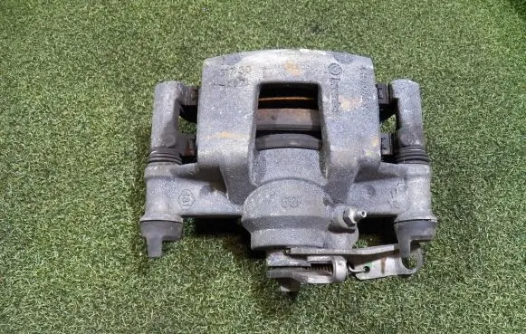 Renault Master III Rear brake caliper 